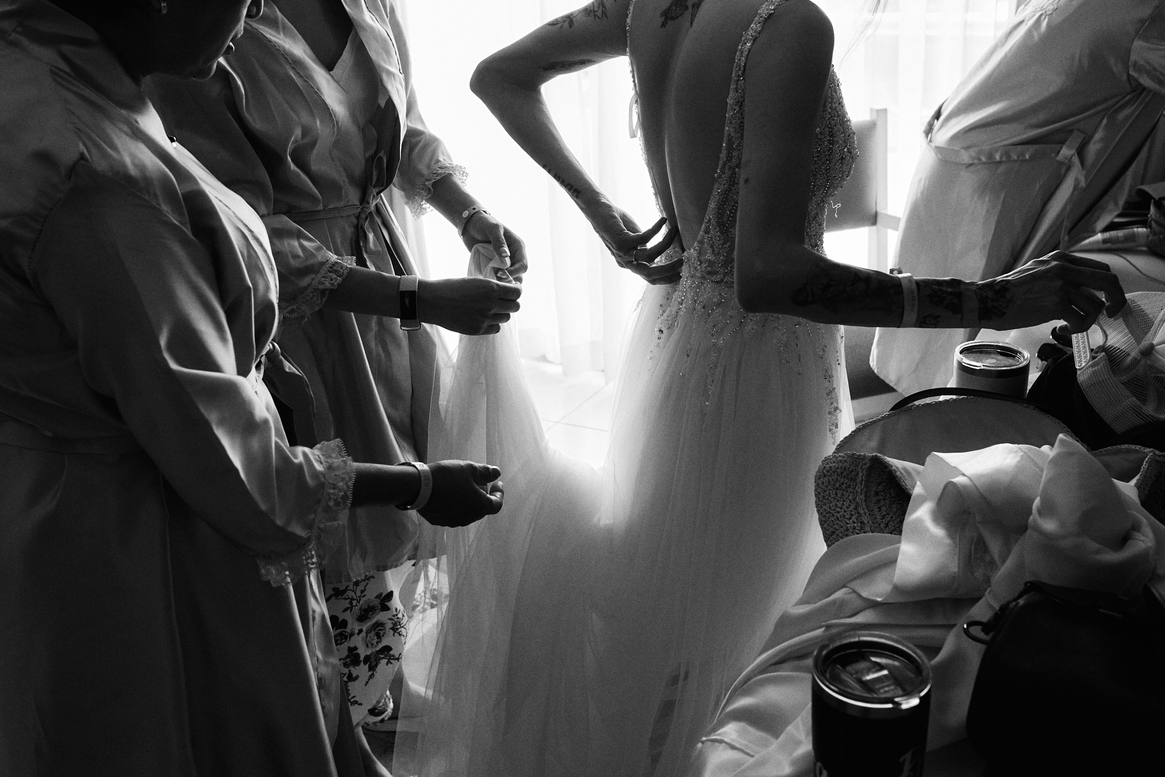 Bride Gets Ready In Black And White For Her Destination Wedding In Cancun