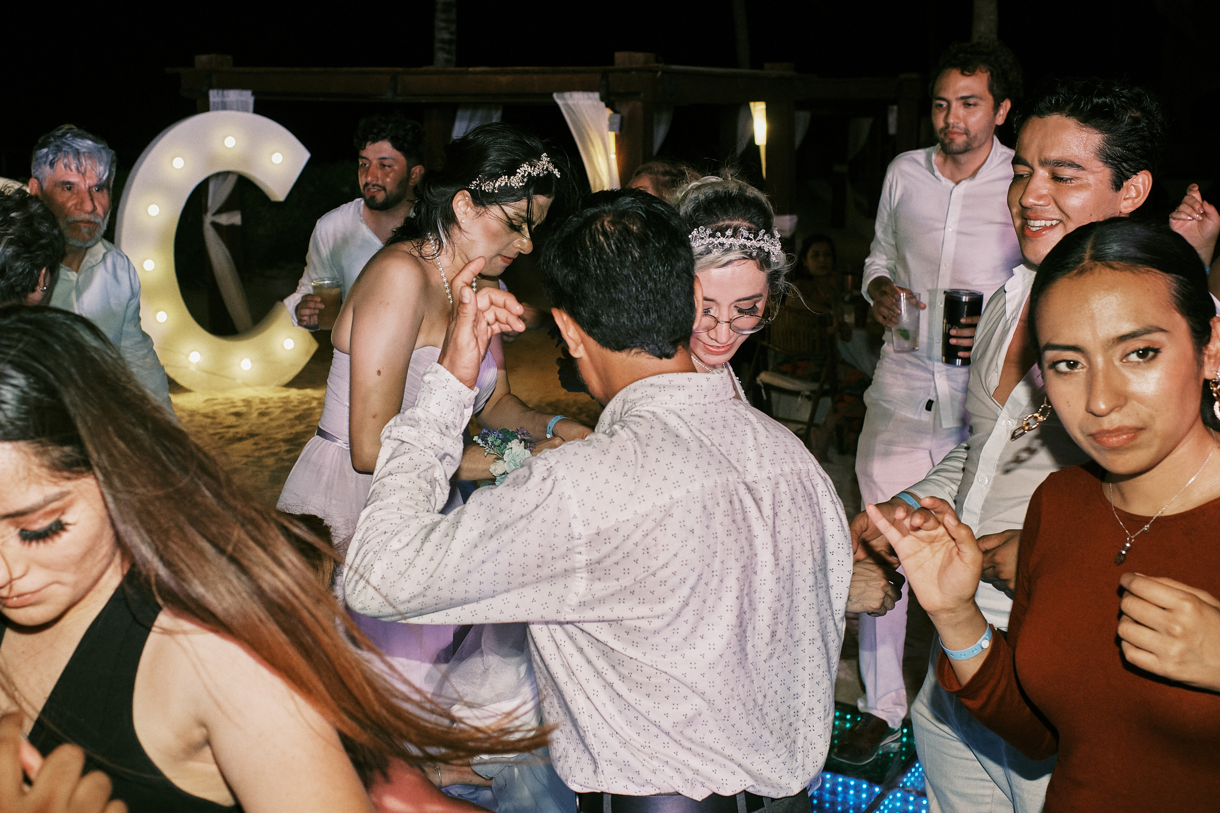 Wedding Guests In Dance Floor At Bluebay Grand Esmeralda